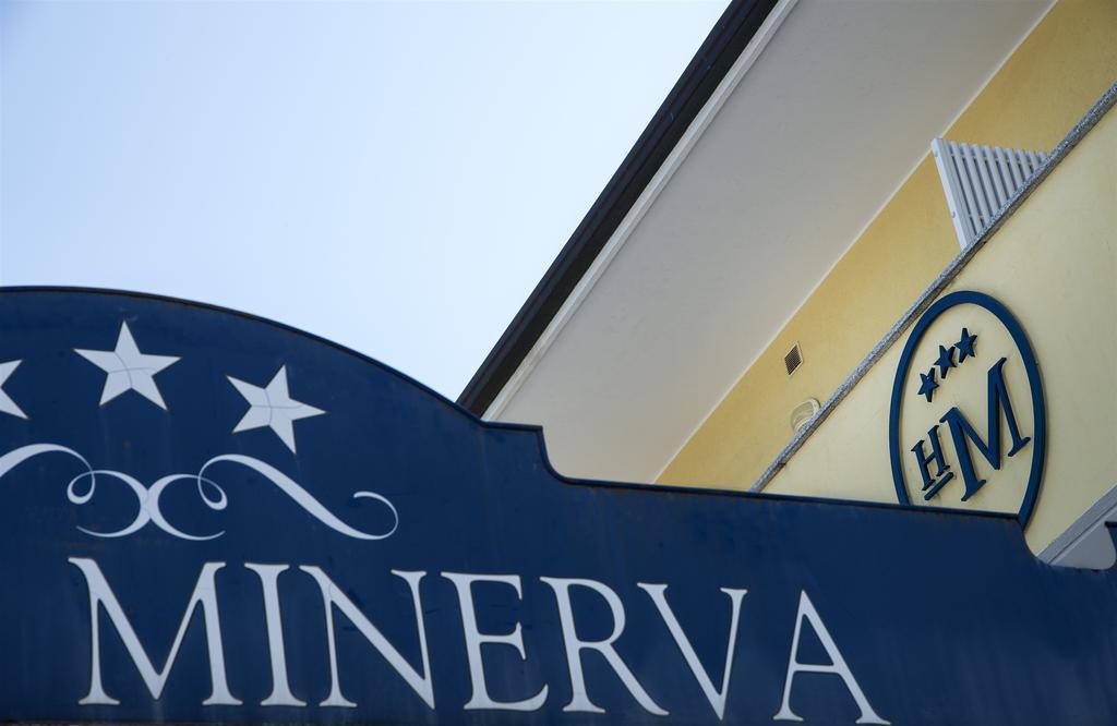 Hotel Minerva Lignano Sabbiadoro Eksteriør billede