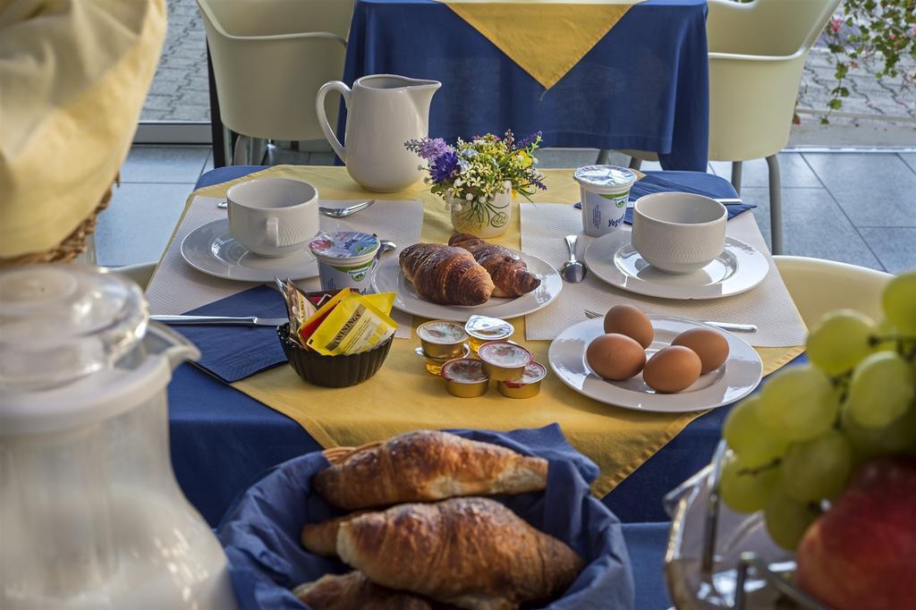 Hotel Minerva Lignano Sabbiadoro Eksteriør billede