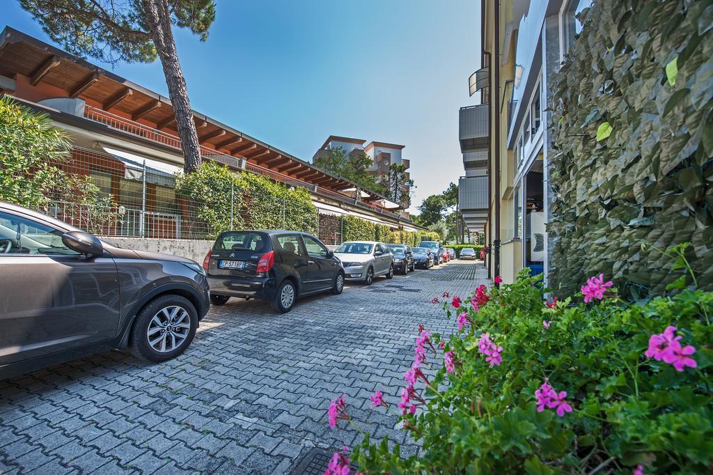 Hotel Minerva Lignano Sabbiadoro Eksteriør billede