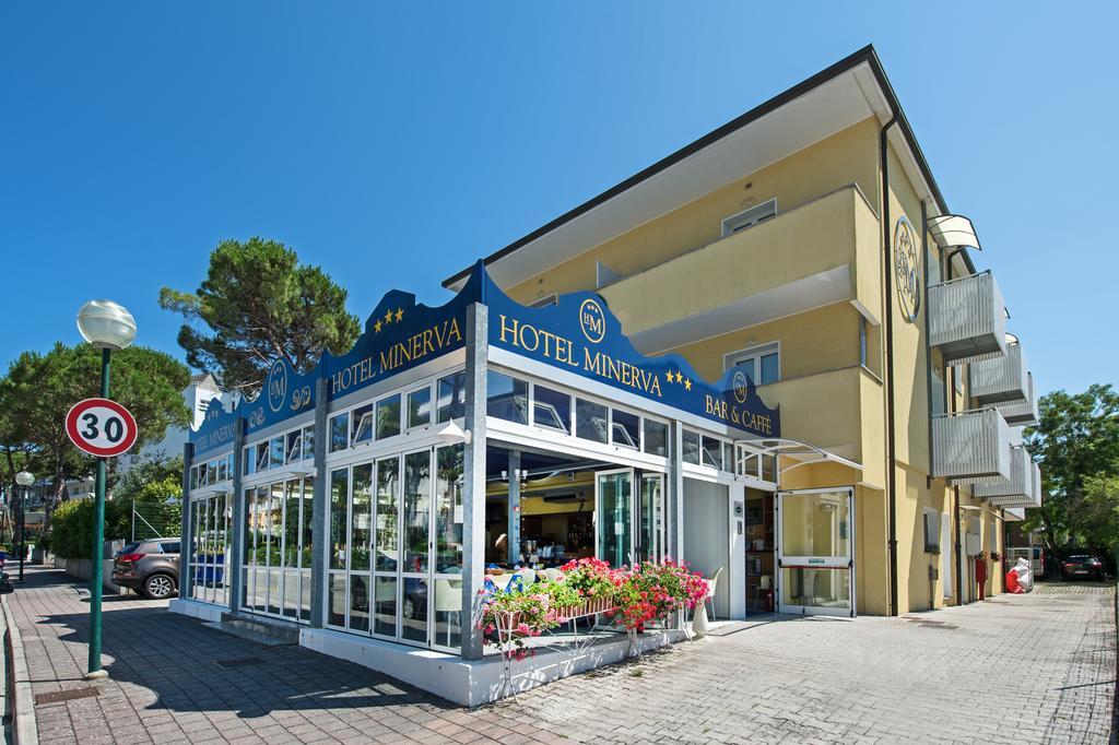 Hotel Minerva Lignano Sabbiadoro Eksteriør billede
