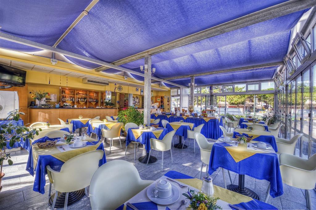 Hotel Minerva Lignano Sabbiadoro Eksteriør billede
