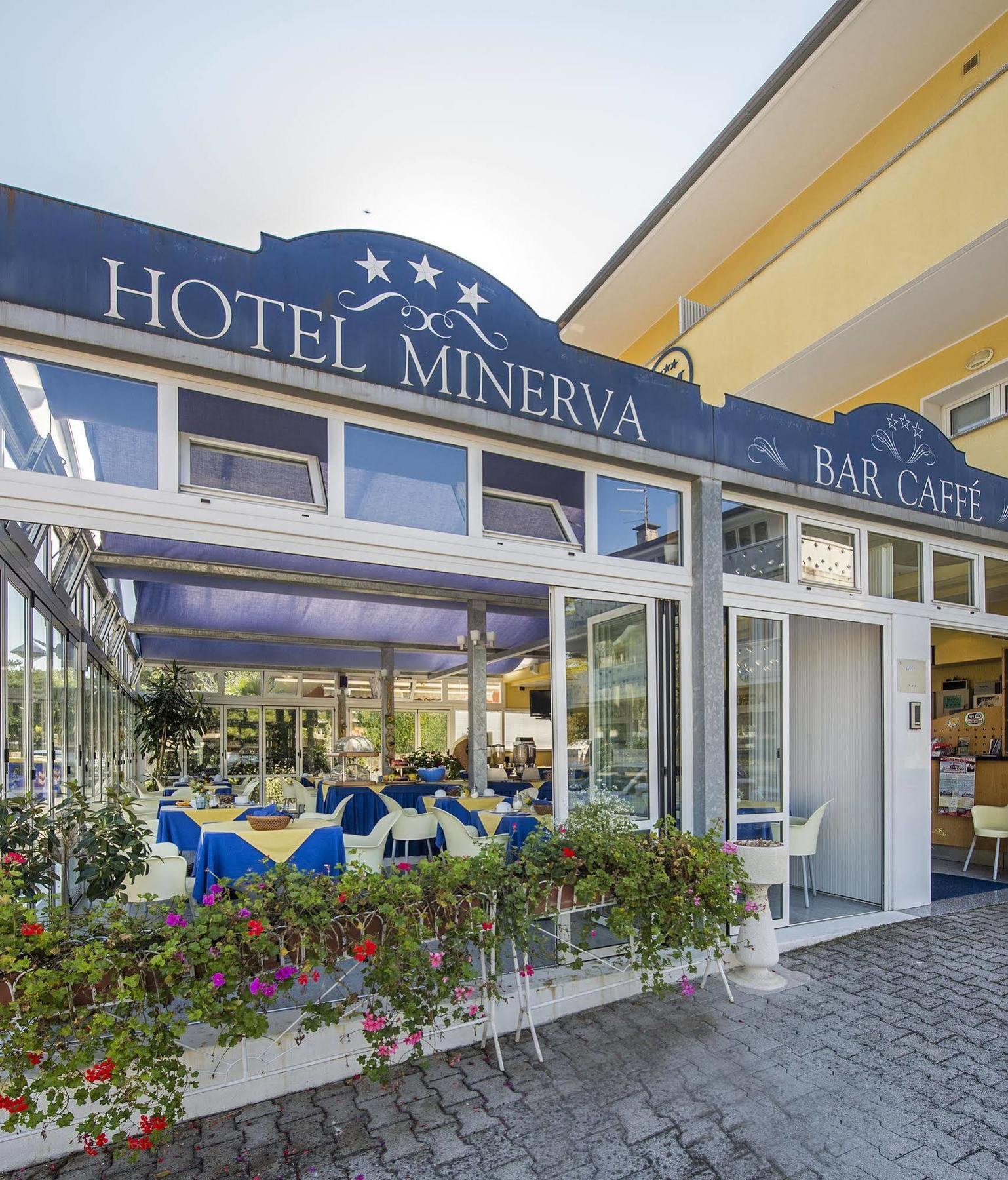 Hotel Minerva Lignano Sabbiadoro Eksteriør billede